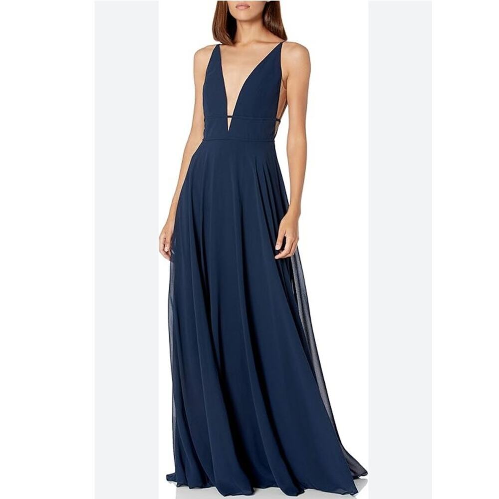 Elegant Navy Blue Evening Gown